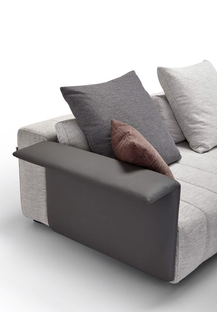 James Sectional sofa