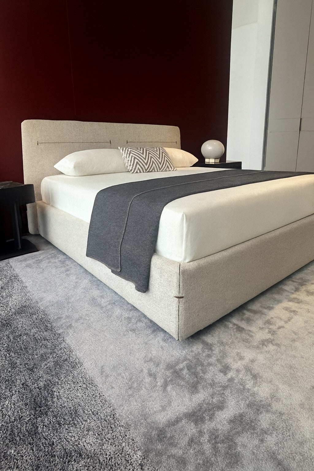 Agosta Bed