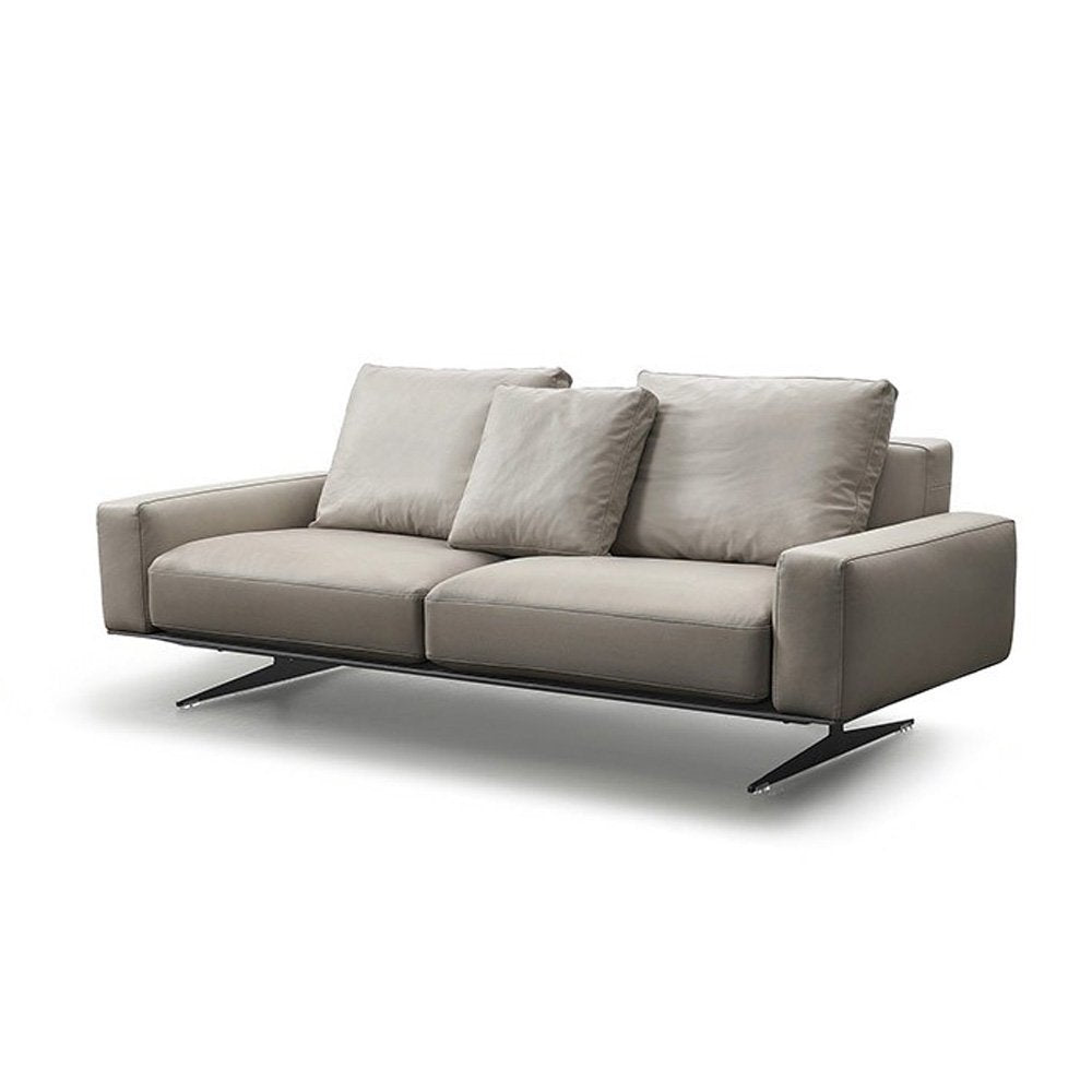 Tomas Sofa