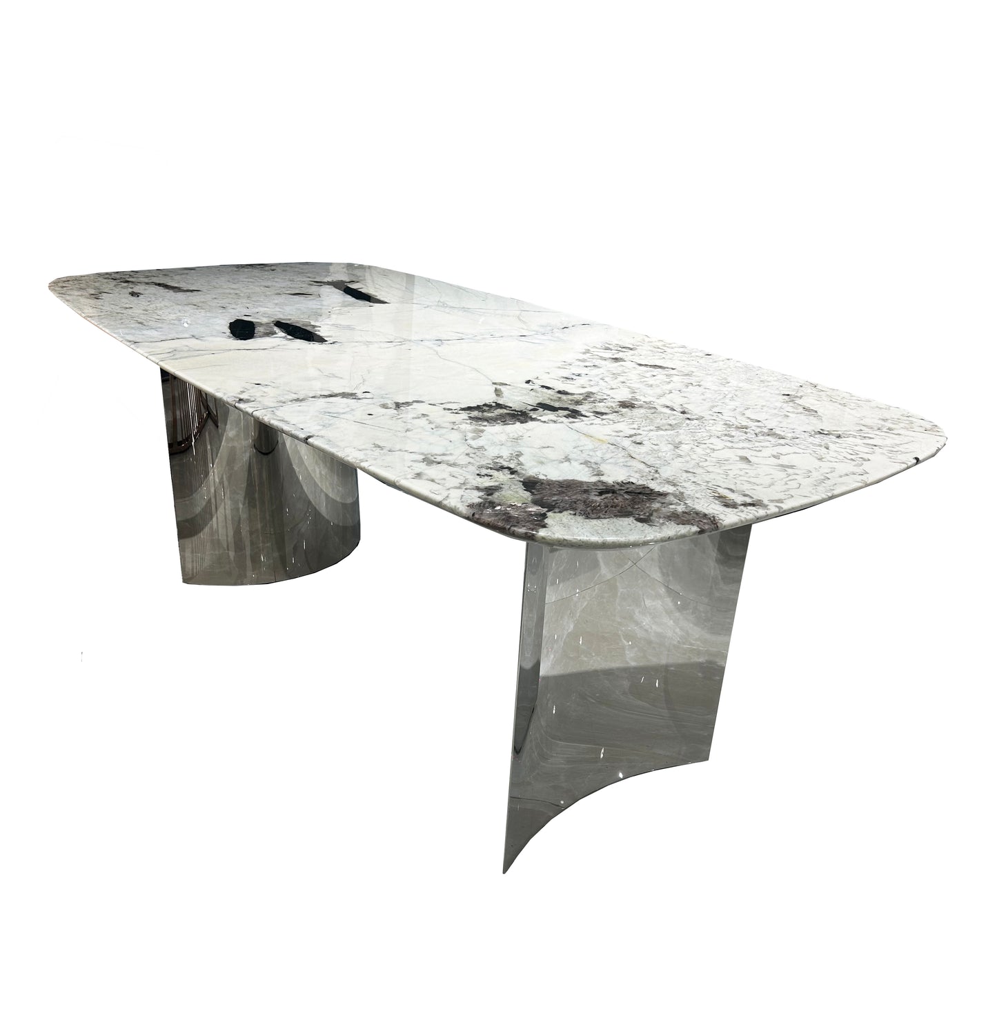 Maranthe dining table