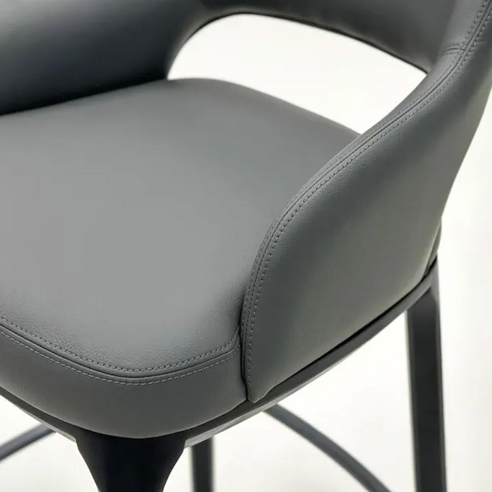 Enrica Stool